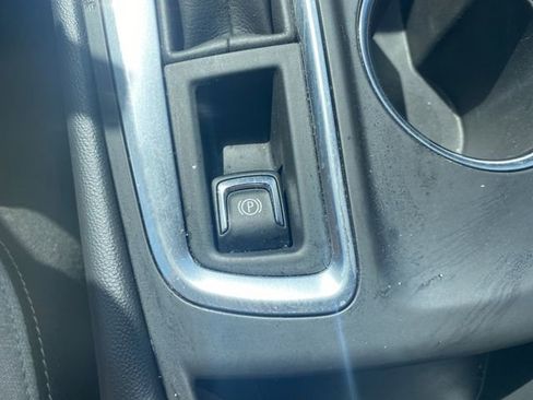 Used 2024 Chevrolet Equinox LT image 31