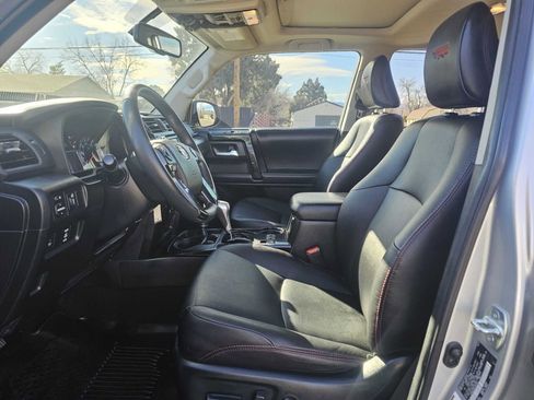 Used 2018 Toyota 4Runner TRD Off-Road Premium w/ TRD Performance Package image 9