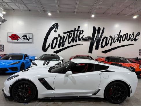 Used 2016 Chevrolet Corvette Z06 w/ 2LZ Preferred Equipment Group RWD image 2