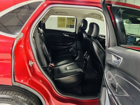Used 2022 Ford Edge Titanium image 32