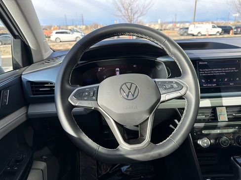 Certified 2024 Volkswagen Taos SE w/ Panoramic Sunroof Package image 16