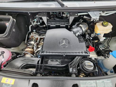 Used 2025 Mercedes-Benz Sprinter 2500 image 23