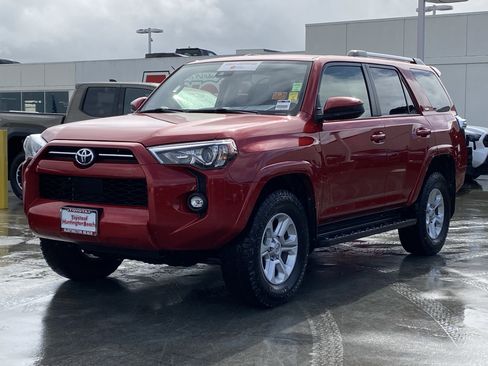 Certified 2024 Toyota 4Runner SR5 image 6