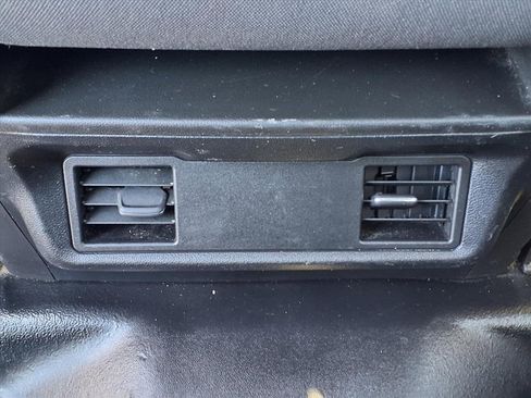 Used 2022 Chevrolet Silverado 2500 LT image 17