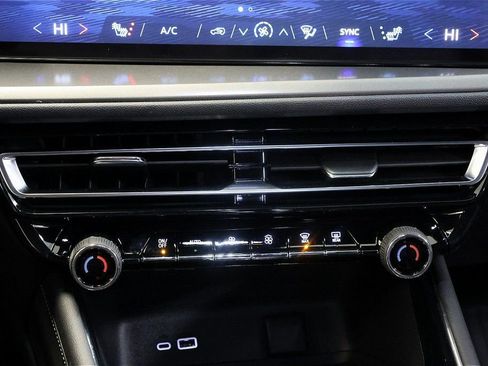 New 2026 Chevrolet Traverse LT w/ Midnight/Sport Edition image 24