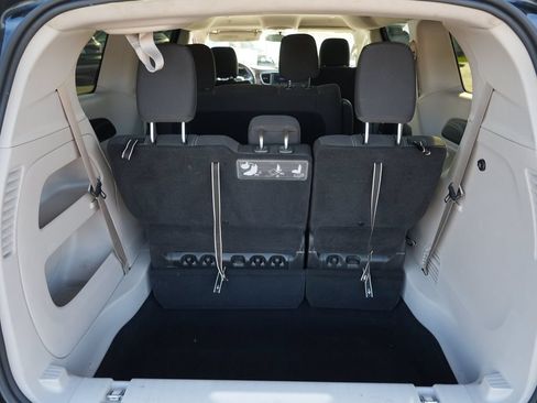 Used 2020 Chrysler Voyager L FWD image 24
