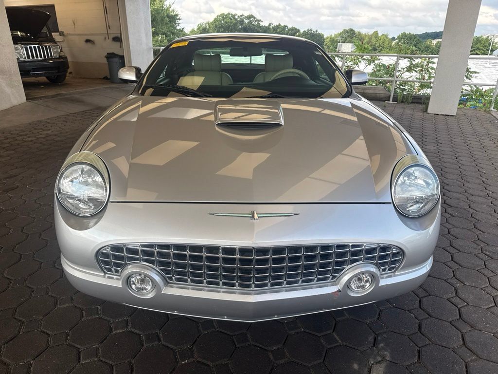 Used 2004 Ford Thunderbird RWD image 2
