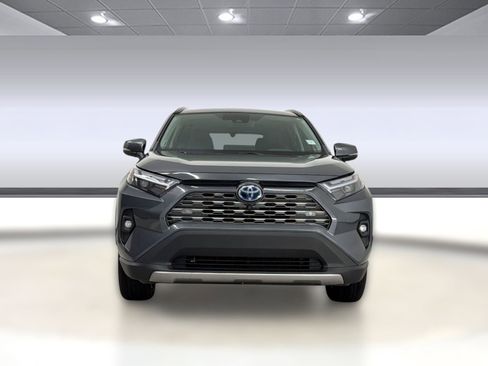 Used 2022 Toyota RAV4 Limited AWD/4WD image 6