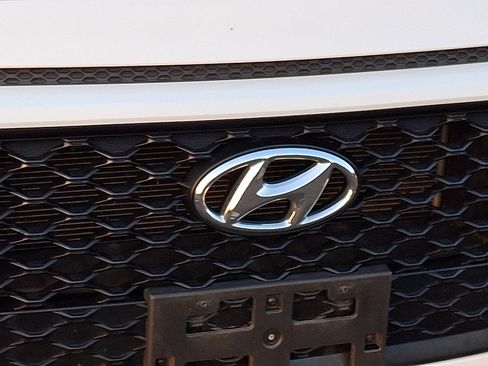 Used 2019 Hyundai Kona SE FWD image 8