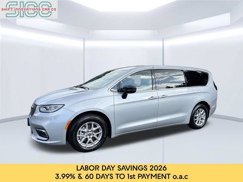 Used 2024 Chrysler Pacifica Touring-L FWD image 1