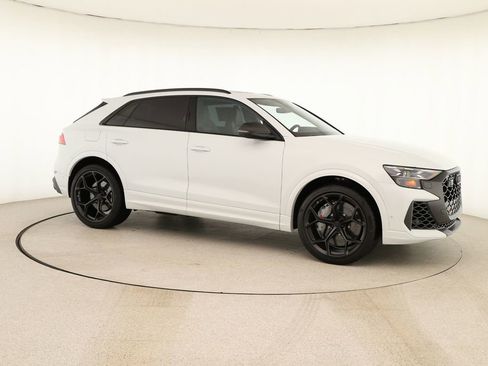 New 2026 Audi RS Q8 performance image 9