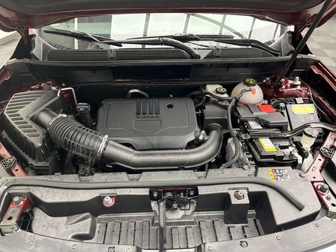 Certified 2023 GMC Acadia SLE w/ Driver Convenience Package image 30