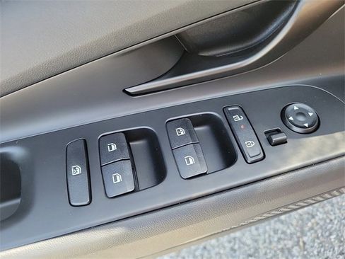 New 2025 Hyundai Elantra SEL image 13
