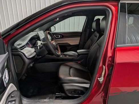 Used 2025 Jeep Compass Limited AWD/4WD image 13