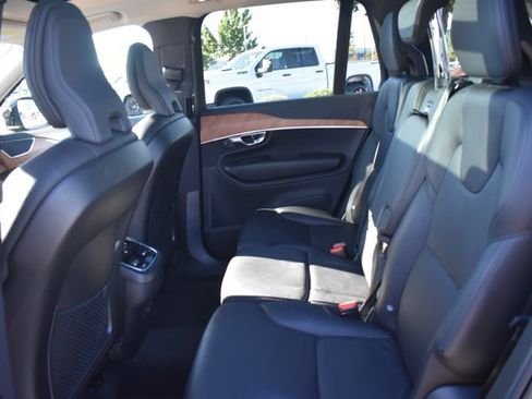 Used 2023 Volvo XC90 B6 Plus image 16