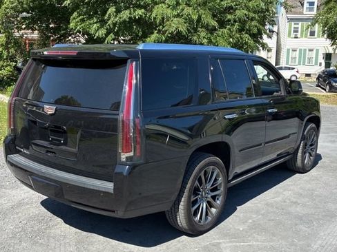 Used 2019 Cadillac Escalade Premium Luxury w/ Escalade Sport Edition AWD/4WD image 5