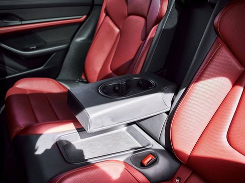 Used 2020 Porsche Taycan Turbo image 49