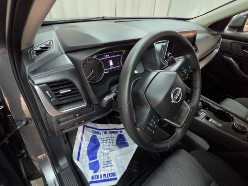 Used 2025 Nissan Rogue SV AWD/4WD image 29