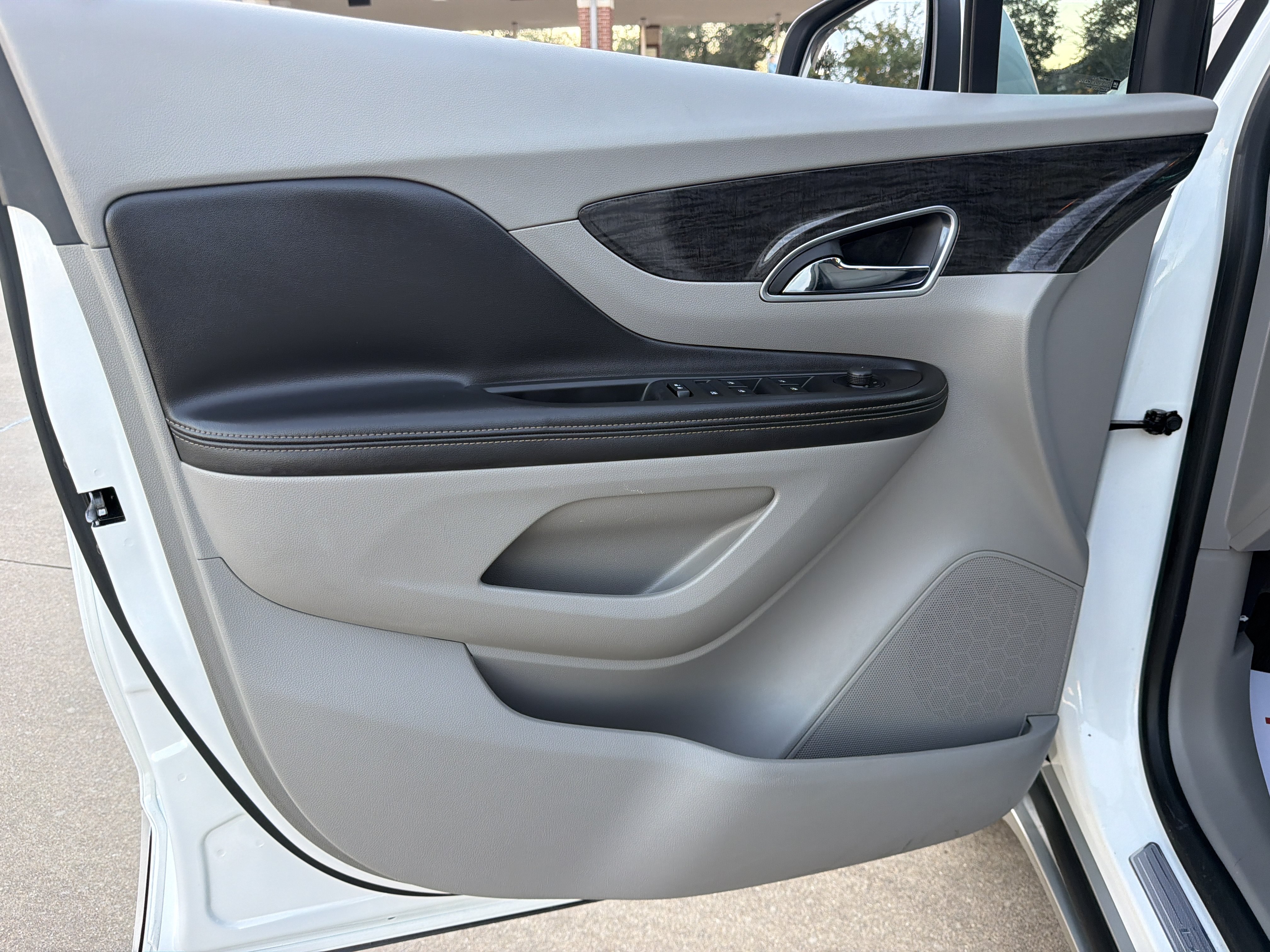 Used 2013 Buick Encore Leather FWD image 19