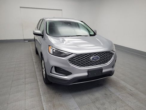 Used 2023 Ford Edge SEL image 14