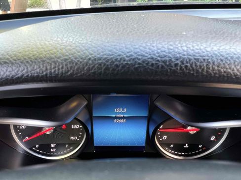 Used 2022 Mercedes-Benz GLC 300 image 6