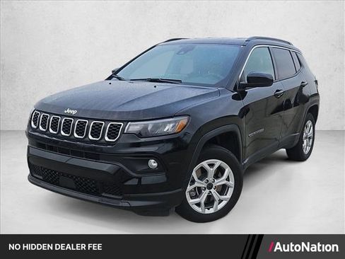 Used 2025 Jeep Compass Latitude AWD/4WD image 1