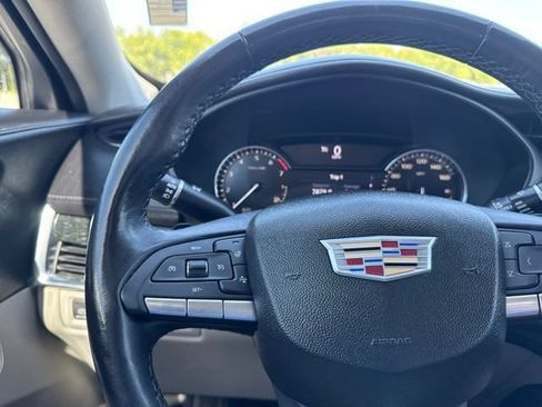 Used 2022 Cadillac XT4 Premium Luxury w/ Enhanced Visibility Package FWD image 14