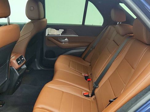 Used 2025 Mercedes-Benz GLE 450e 4MATIC w/ Driver Assistance Package image 19