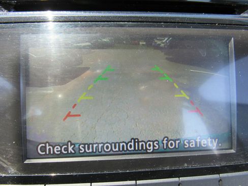 Used 2016 Nissan Rogue SV FWD image 18
