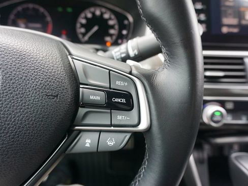 Used 2018 Honda Accord Sport image 8