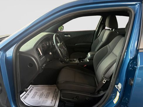 Used 2021 Dodge Charger SXT w/ Blacktop Package RWD image 12