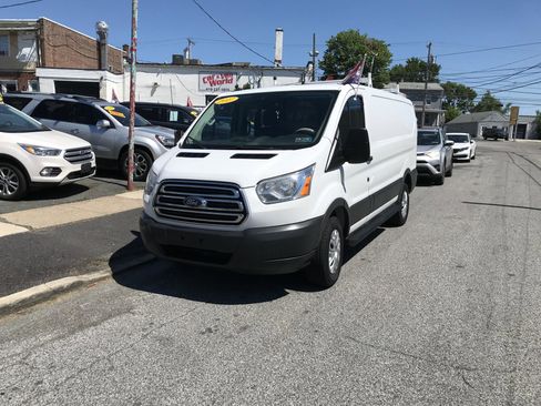 Used 2017 Ford Transit 250 130 Low Roof w/ Exterior Upgrade Package RWD image 3