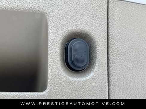 Used 2019 GMC Yukon SLT w/ Open Road Package image 19