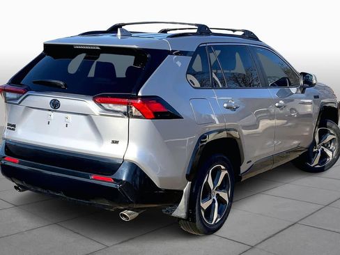 Used 2022 Toyota RAV4 SE w/ Weather & Moonroof Package image 13