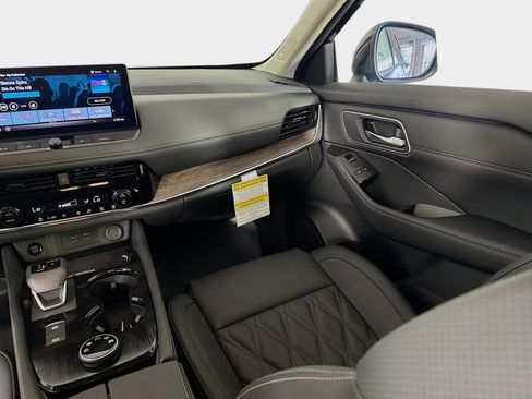 New 2026 Nissan Rogue Platinum AWD/4WD image 25