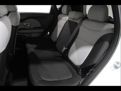 Used 2016 Kia Soul w/ Option Group 020 FWD image 17