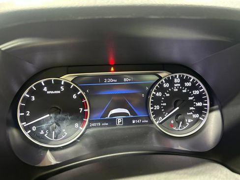 Used 2025 Nissan Sentra SR w/ SR Premium Package FWD image 29