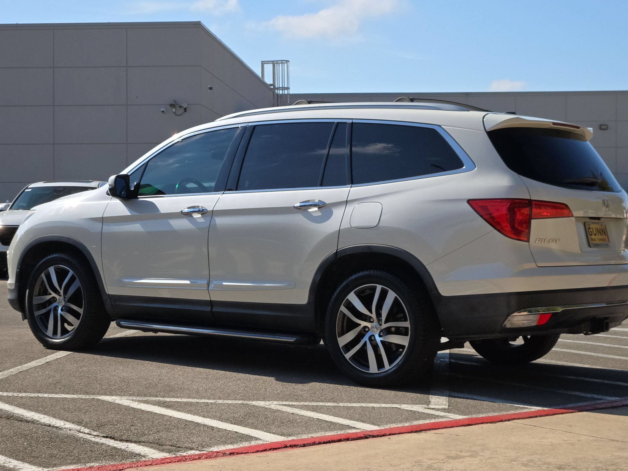 Used 2016 Honda Pilot Touring image 5