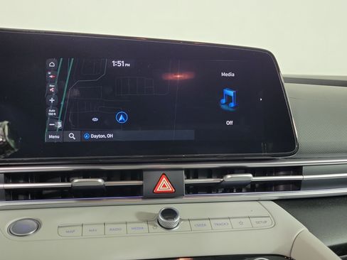 New 2025 Hyundai Elantra Limited image 15