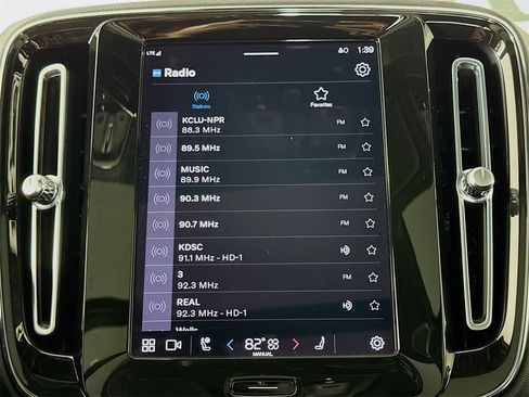 Certified 2023 Volvo XC40 Recharge Ultimate image 14