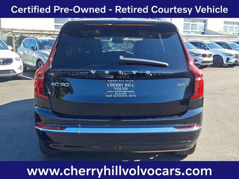 Certified 2025 Volvo XC90 B6 Plus image 6