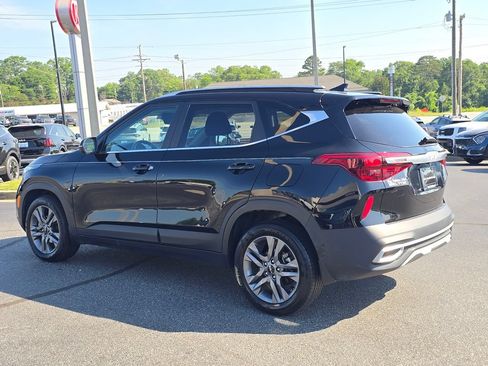 Certified 2023 Kia Seltos S FWD image 5