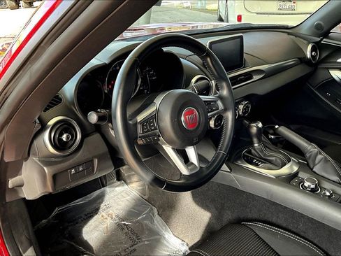 Used 2018 FIAT 124 Spider Classica w/ Technology Group image 14