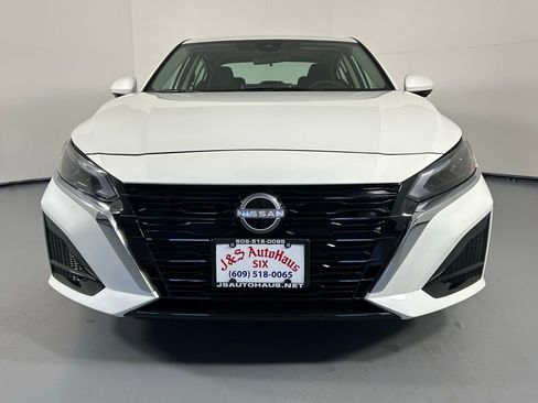Used 2025 Nissan Altima 2.5 SL image 2