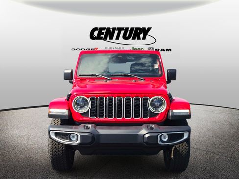 Used 2025 Jeep Wrangler Unlimited Sahara AWD/4WD image 9