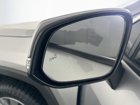 Used 2020 Toyota RAV4 XLE Premium image 16