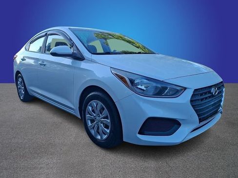 Used 2018 Hyundai Accent SE FWD image 3