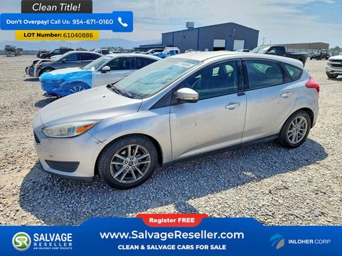 Used 2015 Ford Focus SE FWD image 1