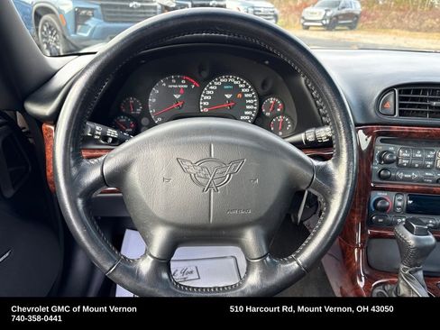 Used 2002 Chevrolet Corvette Coupe w/ Preferred Equipment Group2 image 17