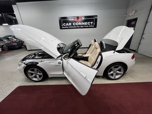 Used 2011 BMW Z4 sDrive30i image 61